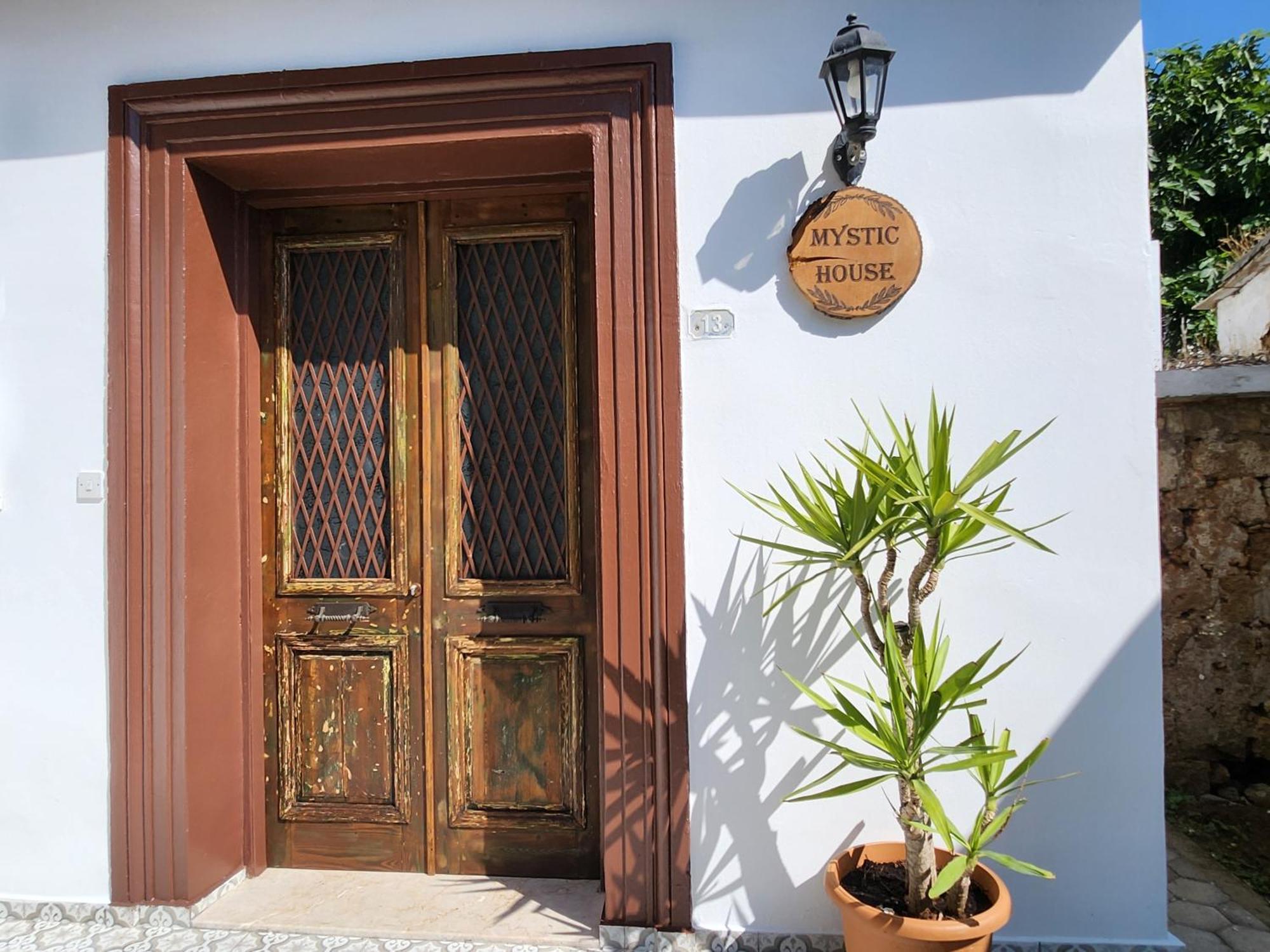 Mystic Guest House Famagusta Famagusta  Buitenkant foto