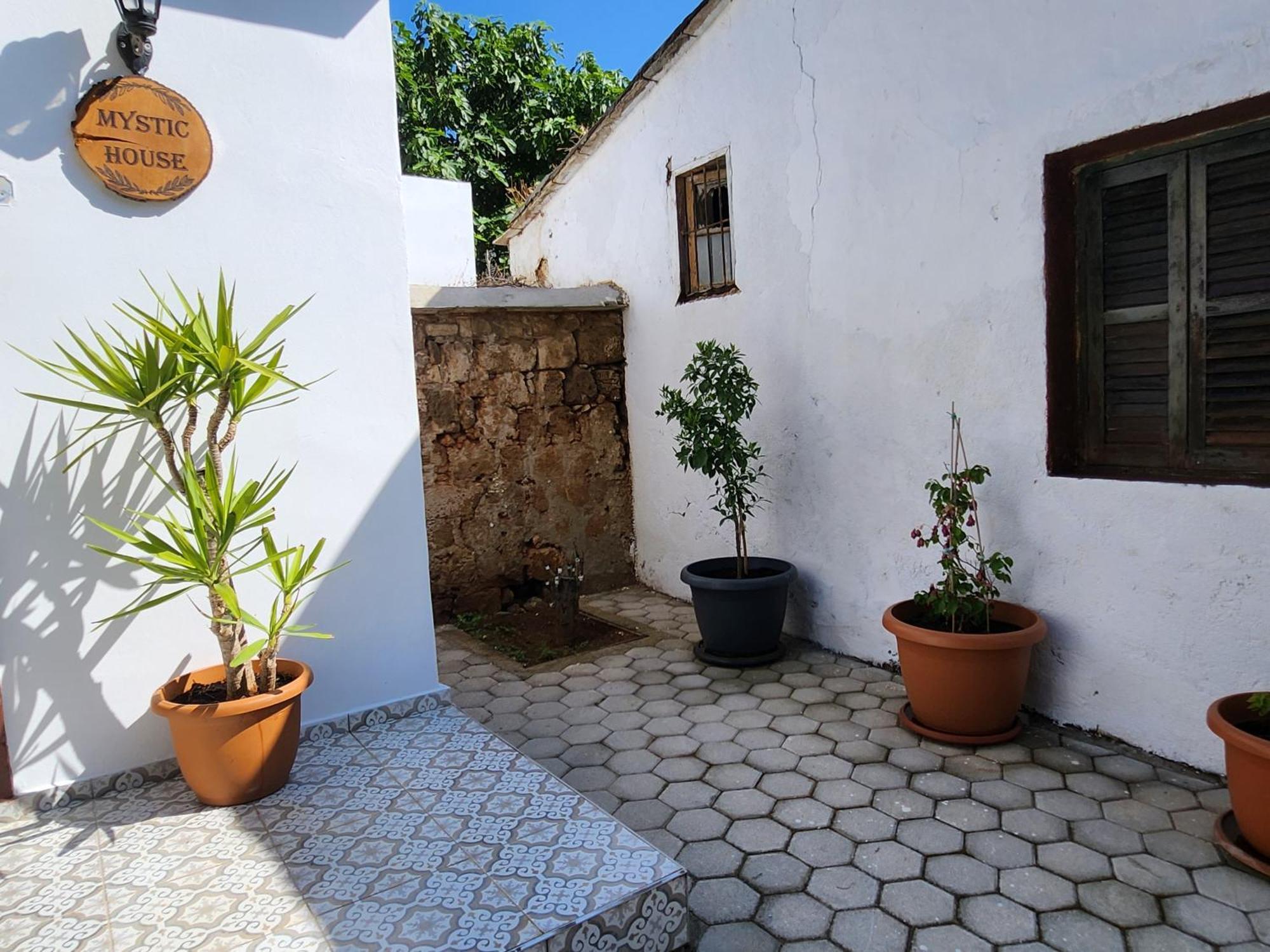 Mystic Guest House Famagusta Famagusta  Buitenkant foto